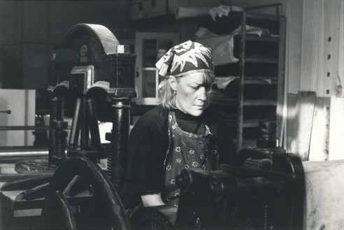 Working in Graphic Studio, Amsterdam 1985<br><span>Photograph by Marian Van de Veen</span>